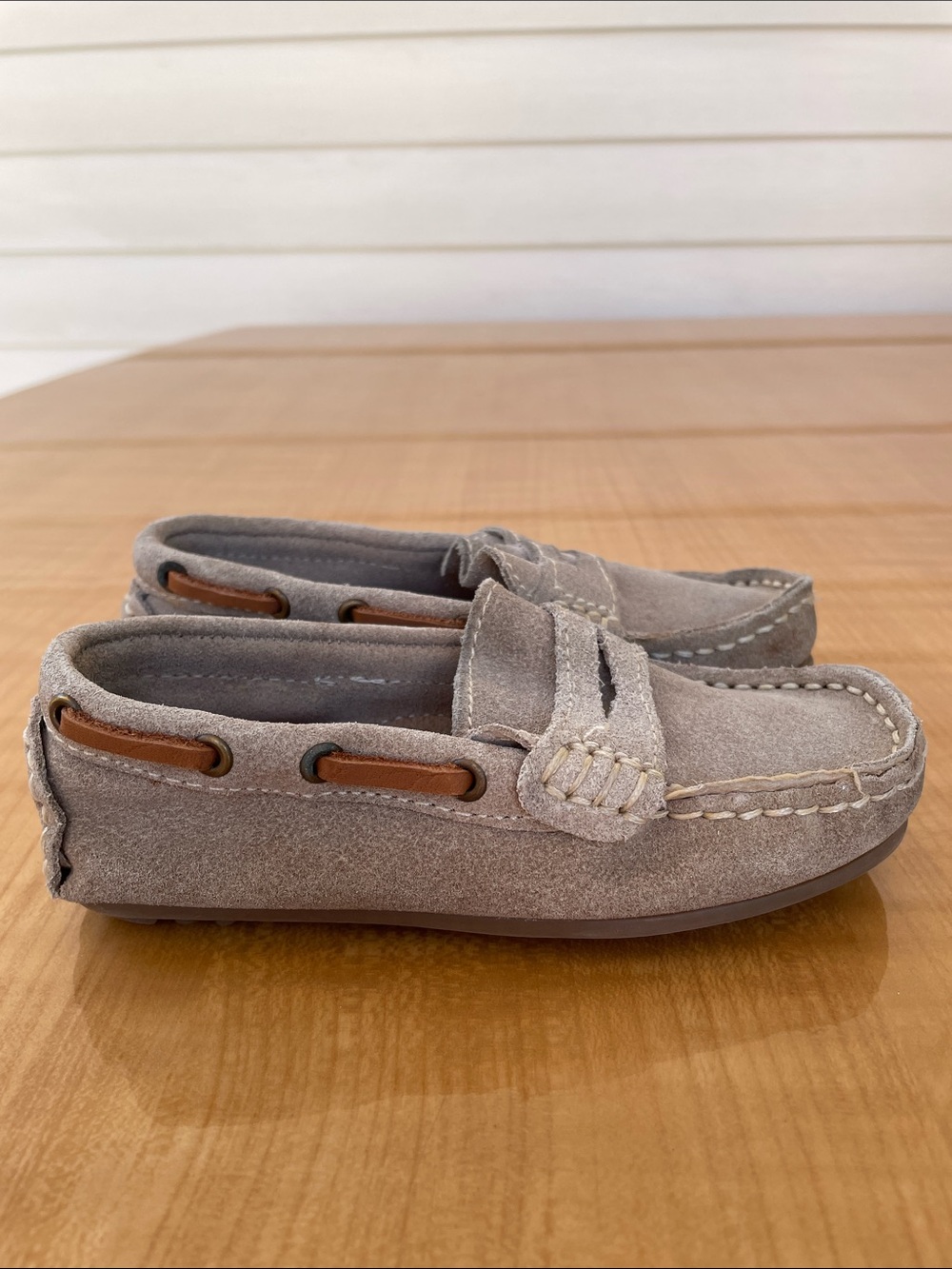 Zara Kids Cute Suede Loafers Light Gray Tan Accents Size 8.5 Toddler EU 25